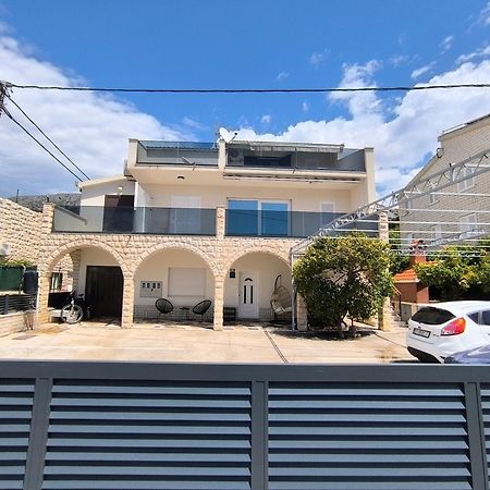 Apartments Villa Tanja โปดสตรานา ภายนอก รูปภาพ